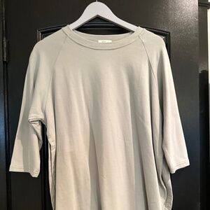 Round neck open sided ladies tee-shirt. Light Green